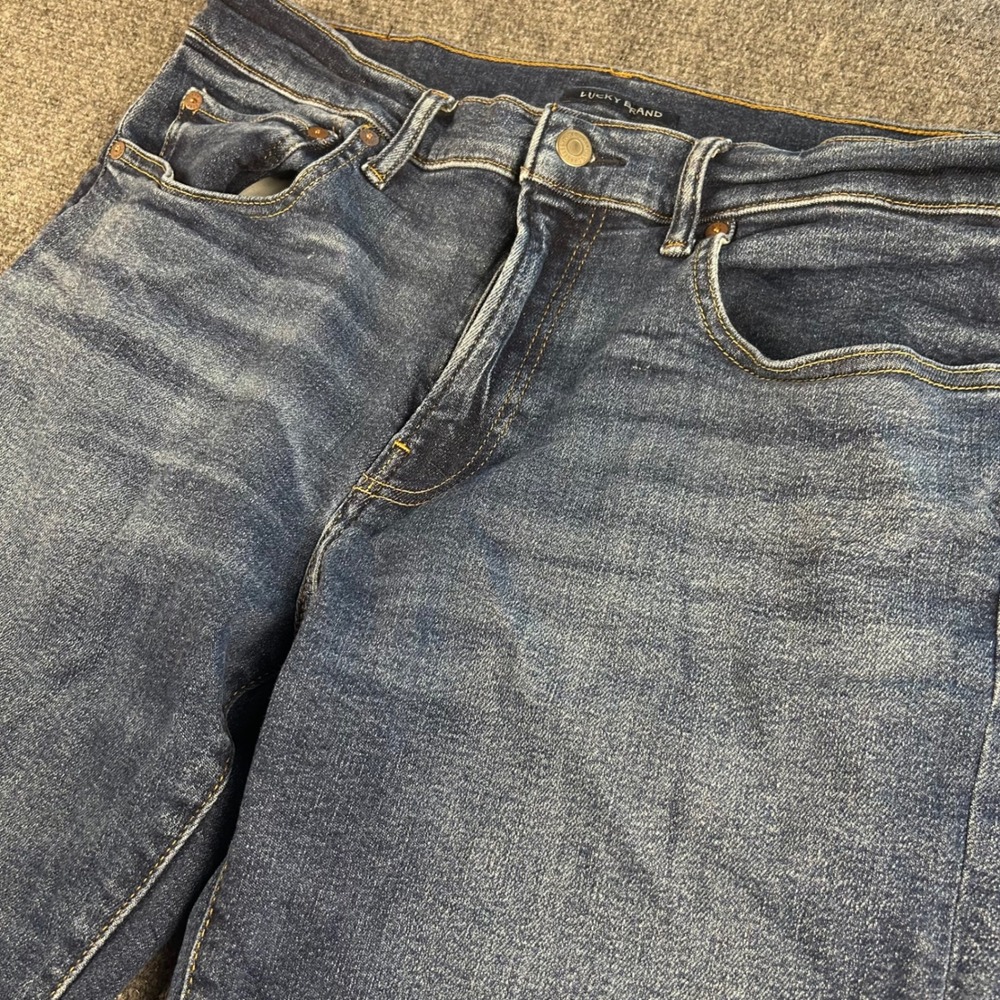 Lucky Brand 223 Straight Leg Jeans Mens 33x32 Medium Wash Blue Denim